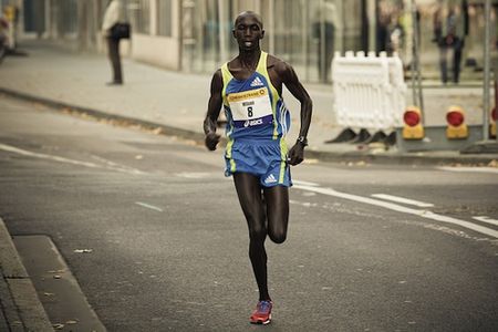 Wilson Kipsang running the 2010 Frankfurt Marathon