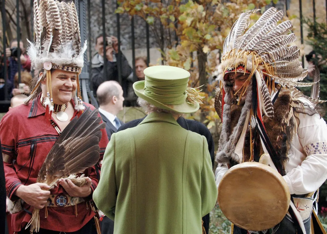 Elizabeth II meets with members of the Mohegan Tribe on November 22, 2006.