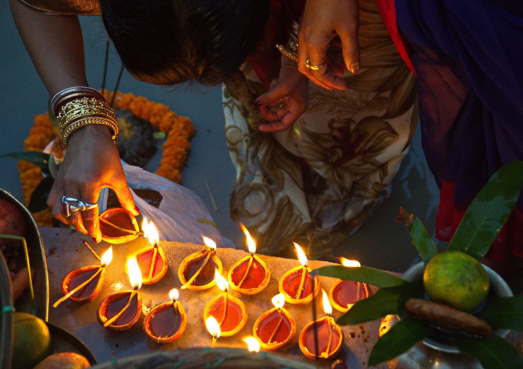Chat Ritual at Dusk | Smithsonian Photo Contest | Smithsonian Magazine