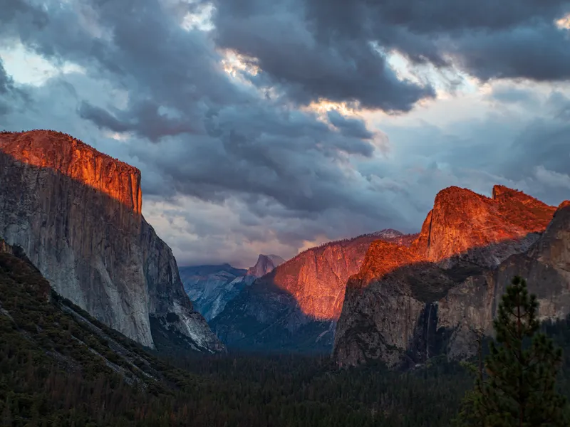 Sunset in Yosemite National Park | Smithsonian Photo Contest ...