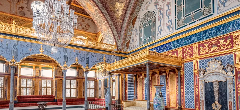 Grand room in Topkapi Palace, Istanbul 