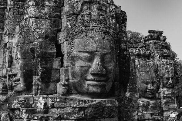 Smiles at Bayon thumbnail