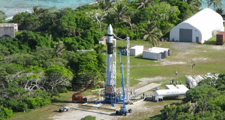 The Falcon 1 rocket fails to reach orbit on its third attempt.