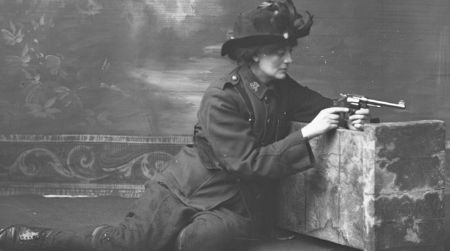 Countess Markievicz in uniform with a gun, circa 1915