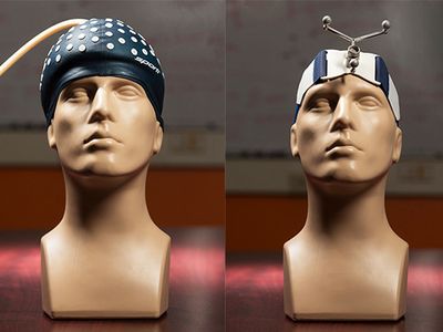 The current elastic headband used in almost a million surgeries annually is on the right. The granular jamming cap, filled with coffee grounds and packed firm with a vacuum, is on the left.