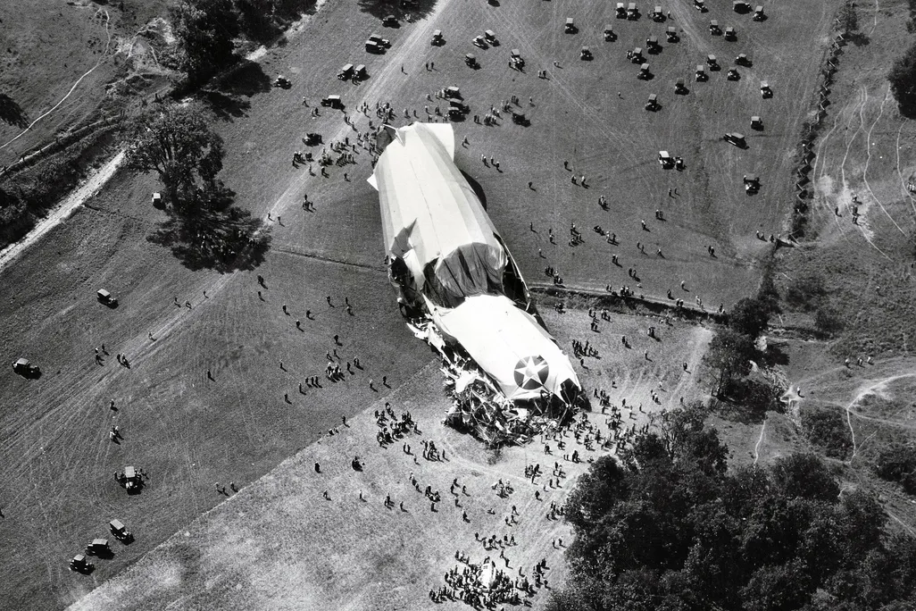 USS Shenandoah crash