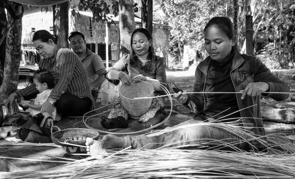 Cambodian Basket Makers thumbnail