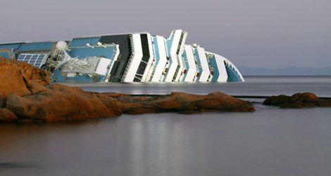 Costa Concordia cruise ship runs aground