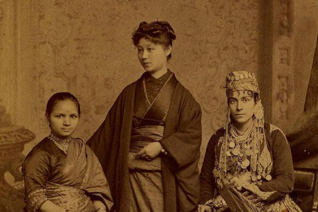 Anandibai_Joshee,_Kei_Okami,_and_Tabat_M._Islambooly.jpg