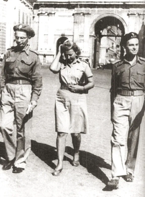 Pilecki (right) in 1945