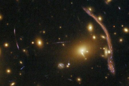 Abell 370: Galaxy Cluster Gravitational Lens