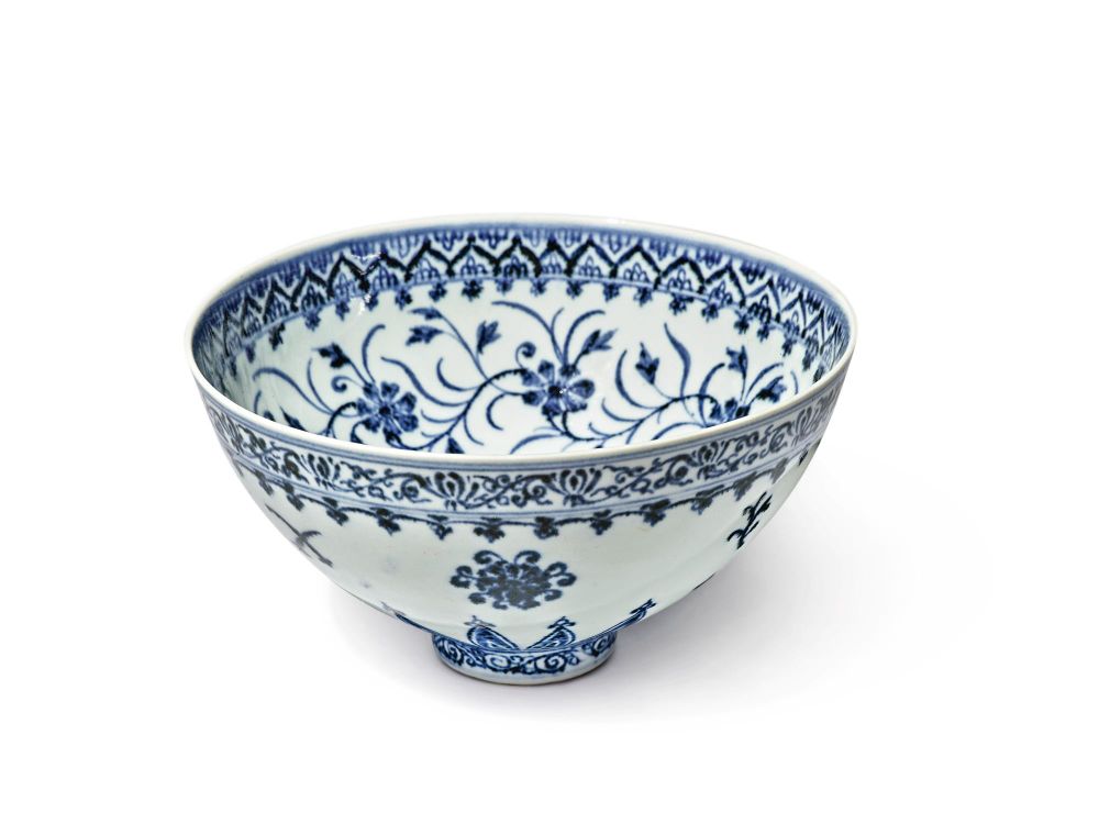 Ming dynasty–era porcelain bowl