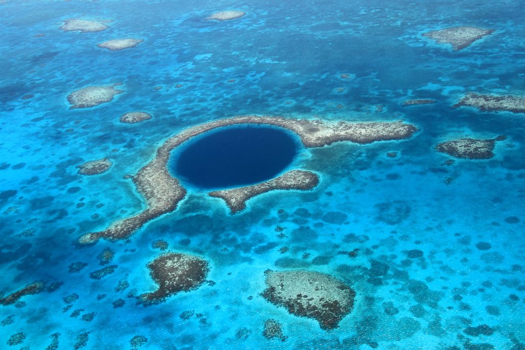 Great Blue Hole, a collapsed underwater cave system, Lighthouse Reef, Mesoamerican Barrier Reef, Belize, Caribbean, Central America