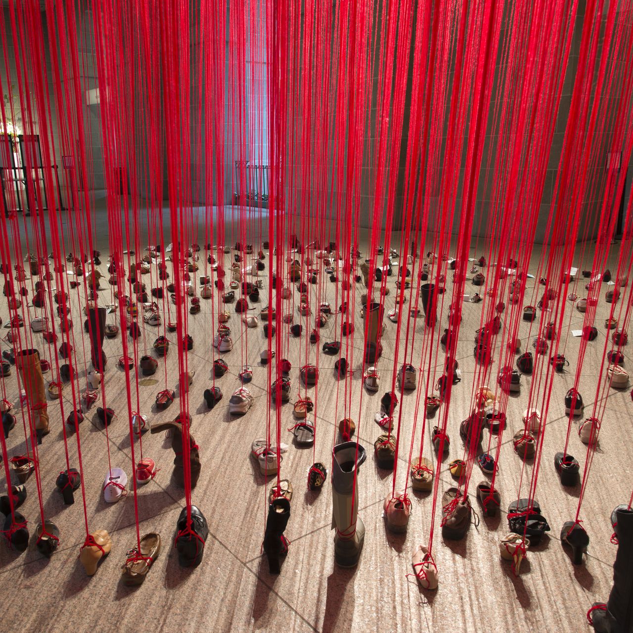 Chiharu　1冊 Chiharu Shiota - The Key in the Hand - Distanz 2015 - Saint-Martin