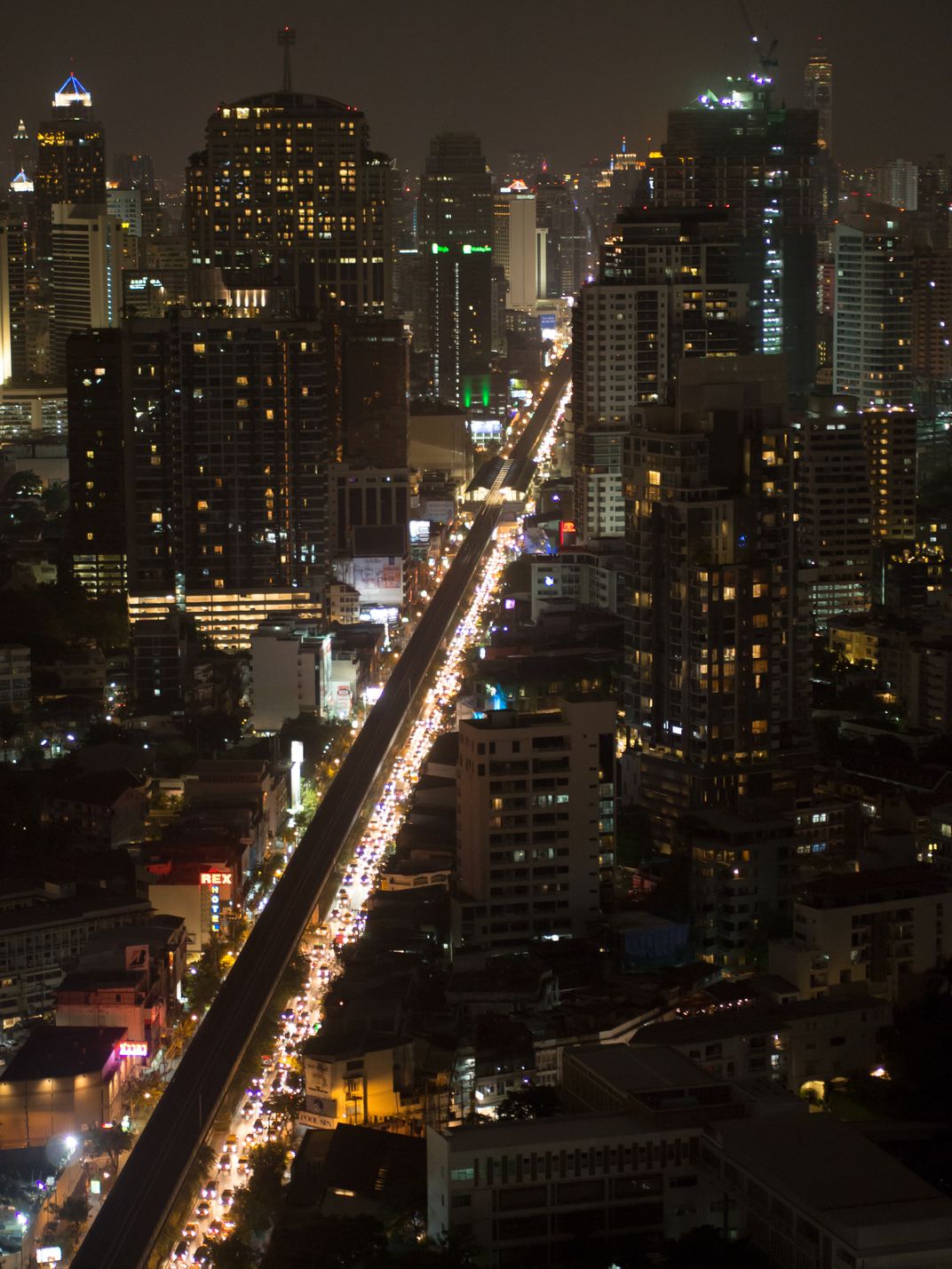 Sukhumvit at night | Smithsonian Photo Contest | Smithsonian Magazine