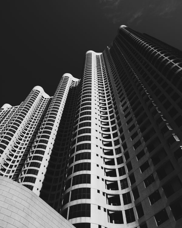 Curves of buildings thumbnail