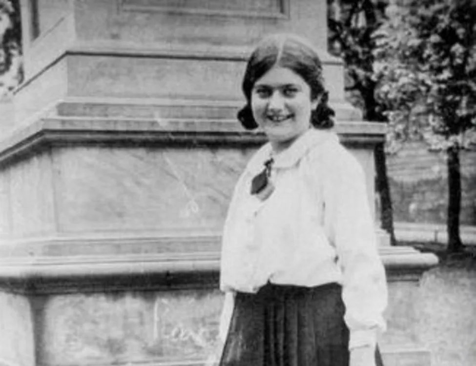 Renia Spiegel in Przemysl circa 1930
