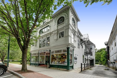 The three-story Victorian property still looks much like it did in Rockwell's day.