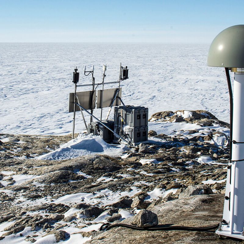 Does Antarctica have GPS?
