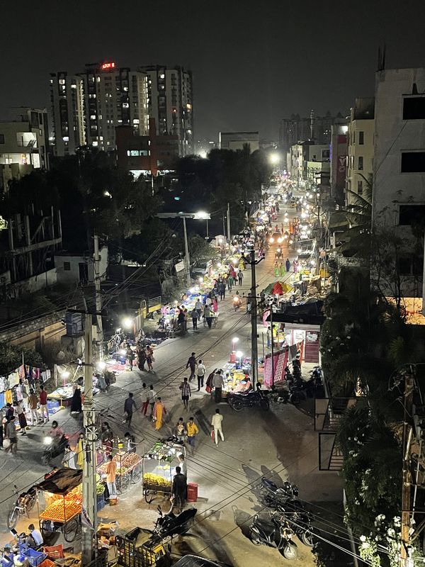 A weekly street market in Hyderabad thumbnail