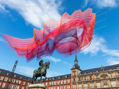 Janet Echelman's piece "1.78" has been on view in a variety of places, including Madrid in 2018. It will next be on display in Helsinki. 