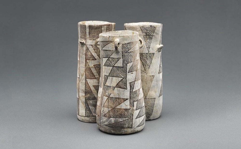 The Chaco Canyon chocolate-drinking jars have a distinct shape, with connections to similarly shaped Mayan vessels. After testing distinguishable jar fragments from an excavated trash pile in in the canyon, archaeologists determined all of the drinking jars were used to consume cacao. (A336494, A336499, A336493, James Di Loreto, Smithsonian)