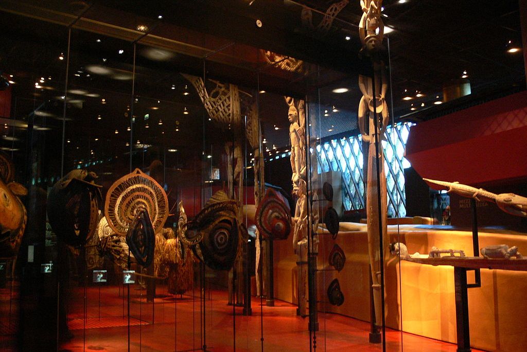 A display in Paris' Musée du Quai Branly–Jacques Chirac