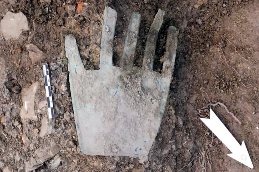 The Hand of Irulegi in dirt