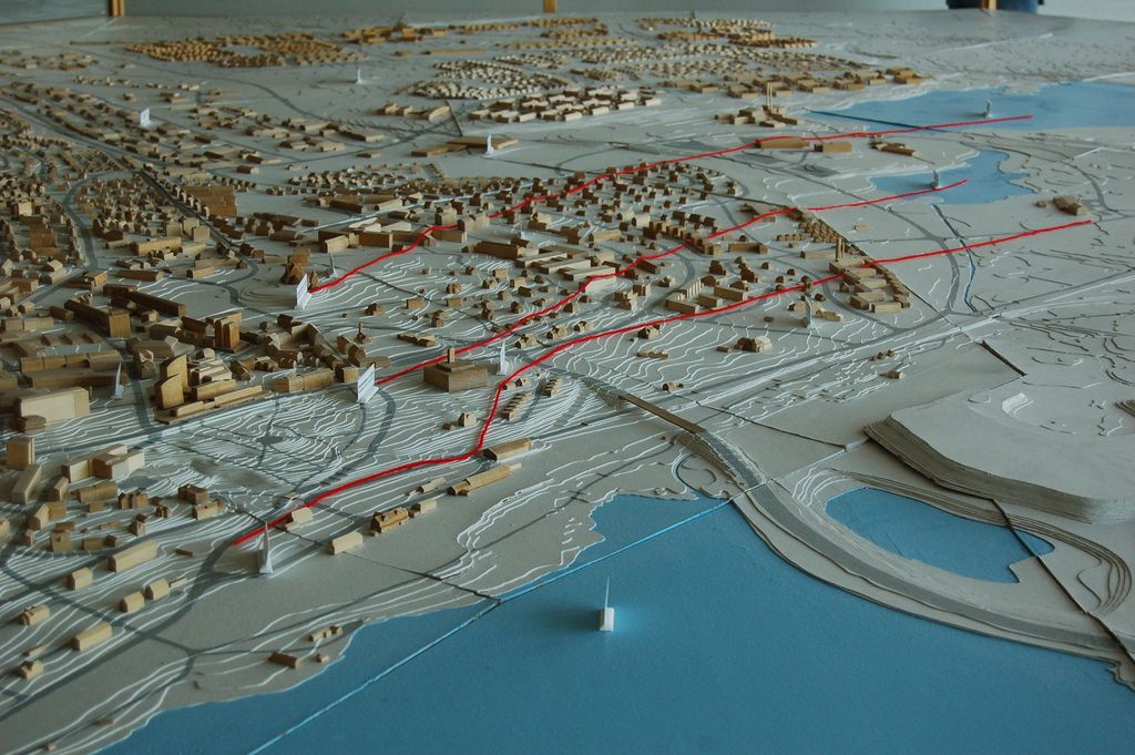 Model of Kiruna with red lines delineating areas of damage due to mining. Image Credit: Geson Rathnow