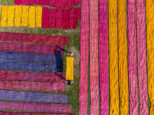 Drying Colorful Cloth thumbnail
