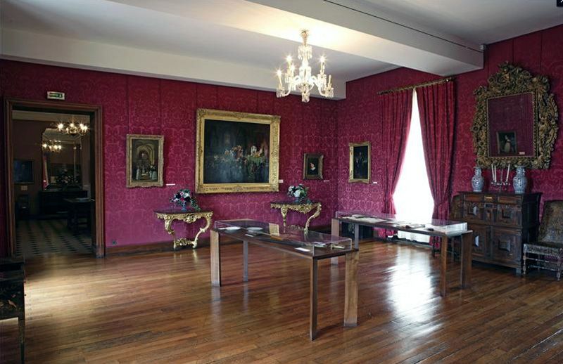 Le Salon Rouge in Victor Hugo's Paris Apartment (image: E. Emo et St. Piera via Maisons de Victor Hugo)