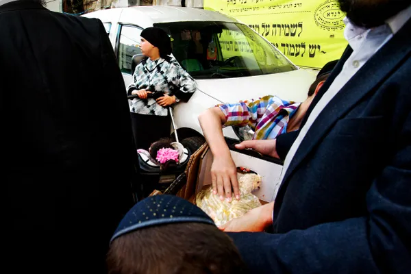 Kaparot (‘atonements’). thumbnail