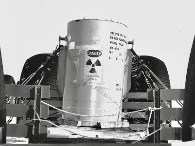A lead canister carrying the fuel rods from the U.S. Army&rsquo;s Camp Century nuclear reactor in Greenland, during decommissioning in 1960s.