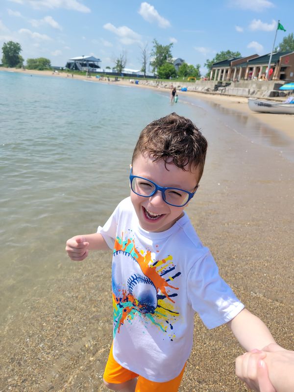 1st time at the beach thumbnail