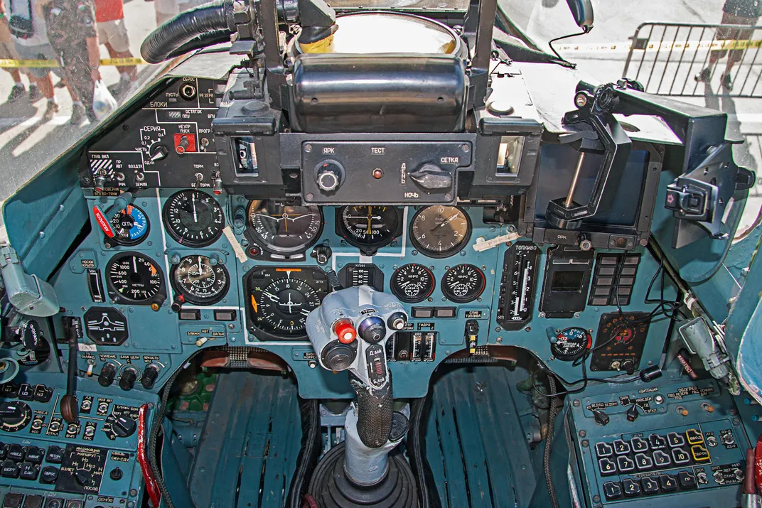 Su-27 cockpit