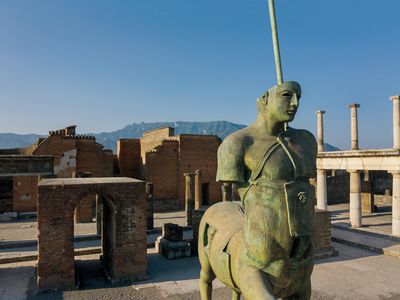 Opener - Centaur Pompeii