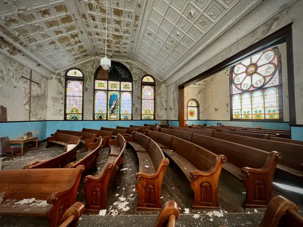 Sanctuary of History: Pews of Mount Zion Baptist Church thumbnail