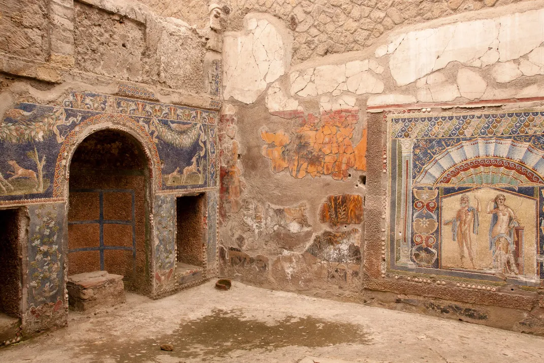 Room in Herculaneum with fresco decoration