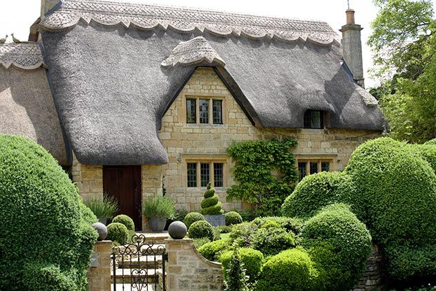 Thatched cottage Chipping Campden Gloucestershire England