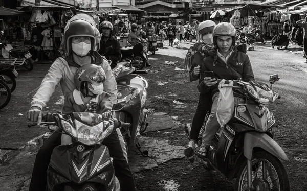 Motorcyclists Pleiku Market, Vietnam thumbnail