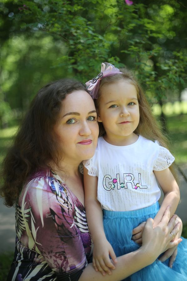 Olesya with her daughter thumbnail