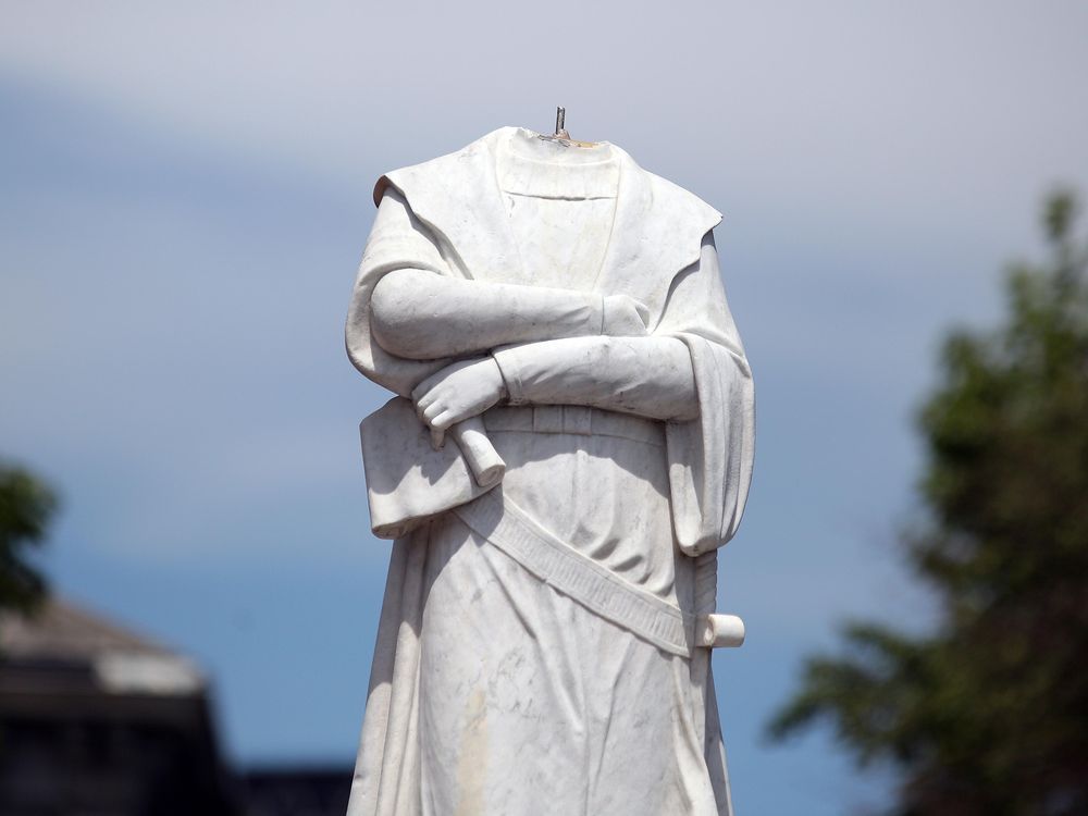 Christopher Columbus statue beheaded