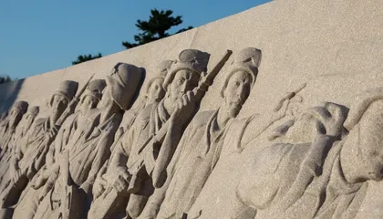 See the Sweeping Dune Walls and 125-Foot Bas-Relief Sculpture at the National Mall's Newest Memorial, Dedicated to Veterans of Operations Desert Shield and Desert Storm