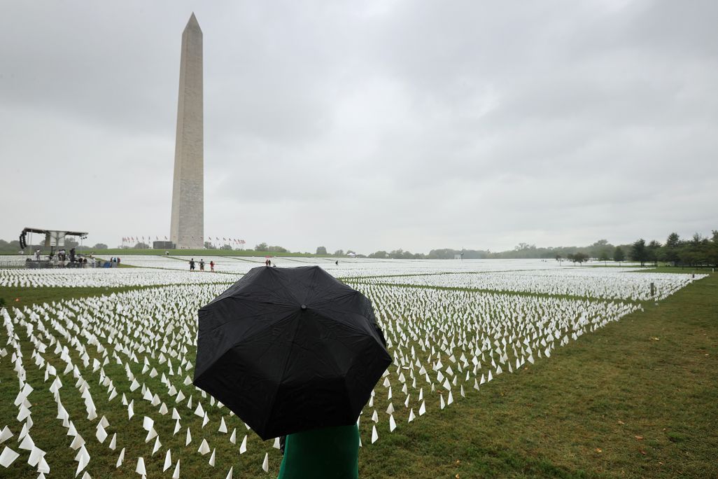 Installation of 695,000 white flags on the National Mall honoring Covid-19 victims