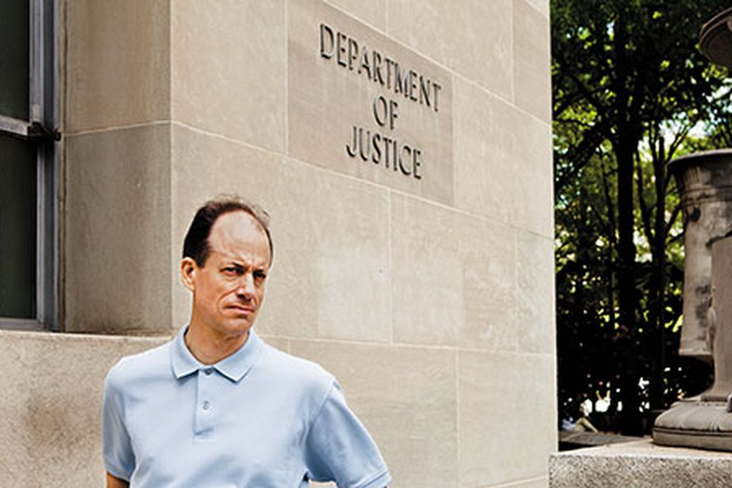 Thomas Drake outside Department of Justice