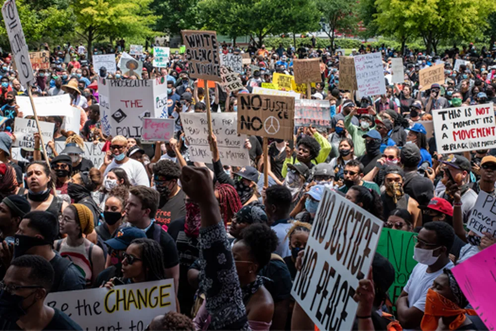 March in honor of George Floyd (mobile)