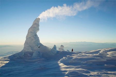 Seemingly dreamed up by Dr. Seuss, Mount Erebus' improbable ice towers form around steaming vents, growing up to 60 feet before collapsing.