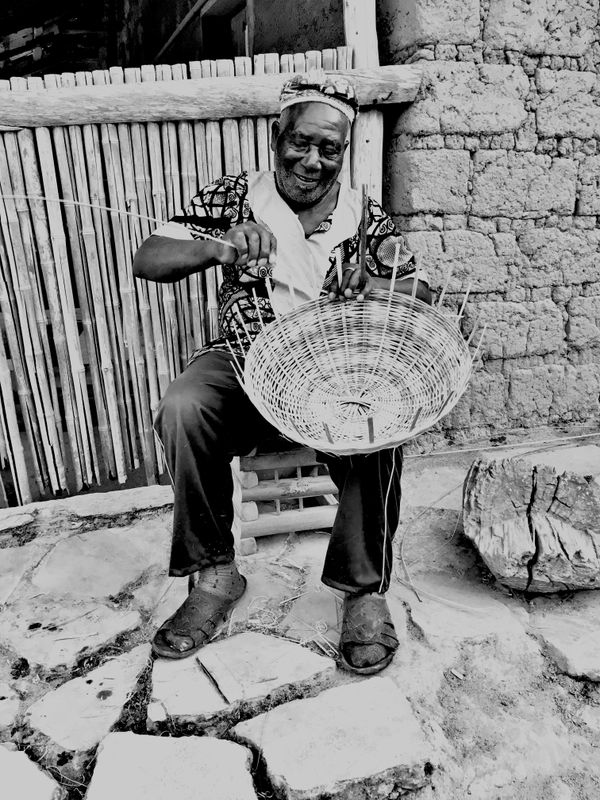 Papa Weaving in Fomopea, West Region, Cameroon thumbnail