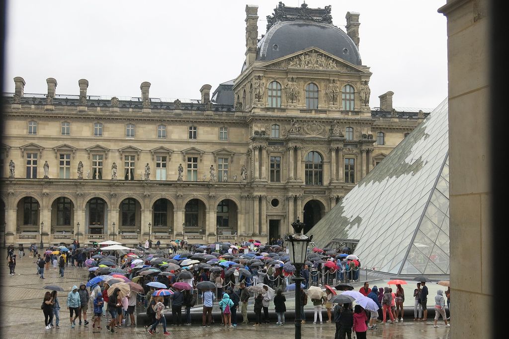 Louvre Tourists