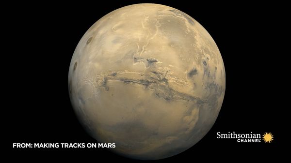 Preview thumbnail for How a Powerful Dust Storm Made Mars ‘Disappear’ in 2018